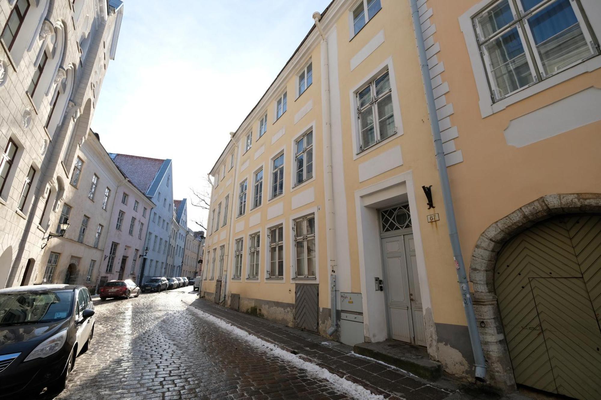 Íbúð 2 Bedroom & 2 Bathroom Luxury With Balcony In Old Town